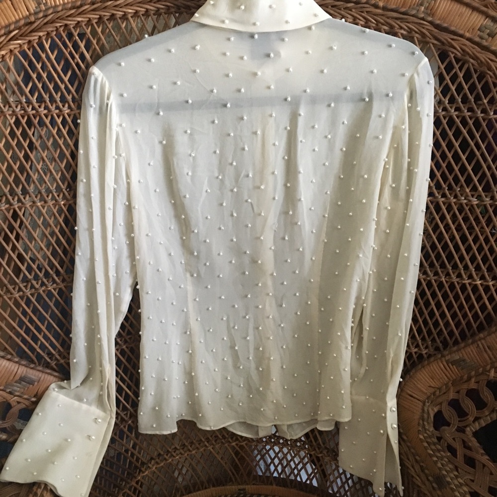 Ivory pearl button up delicate vintage elegant top - Picture 3 of 4